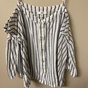 Peak a boo shoulder knit top